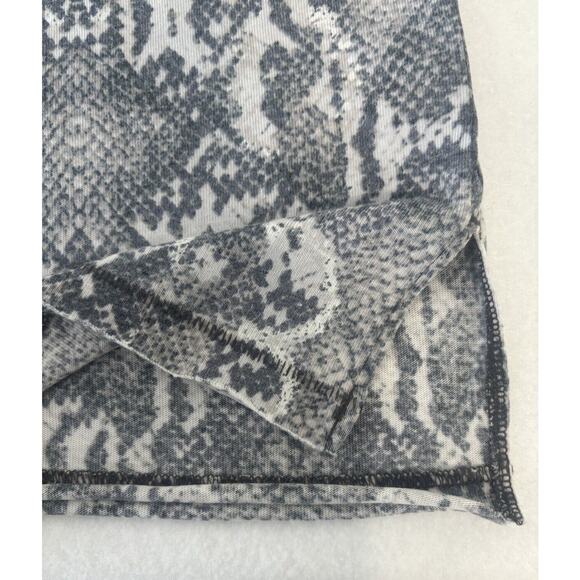 Snake Print Short‎ Sleeve Free People Medium Gray Shirt Oversized Tourist - Picture 4 of 9